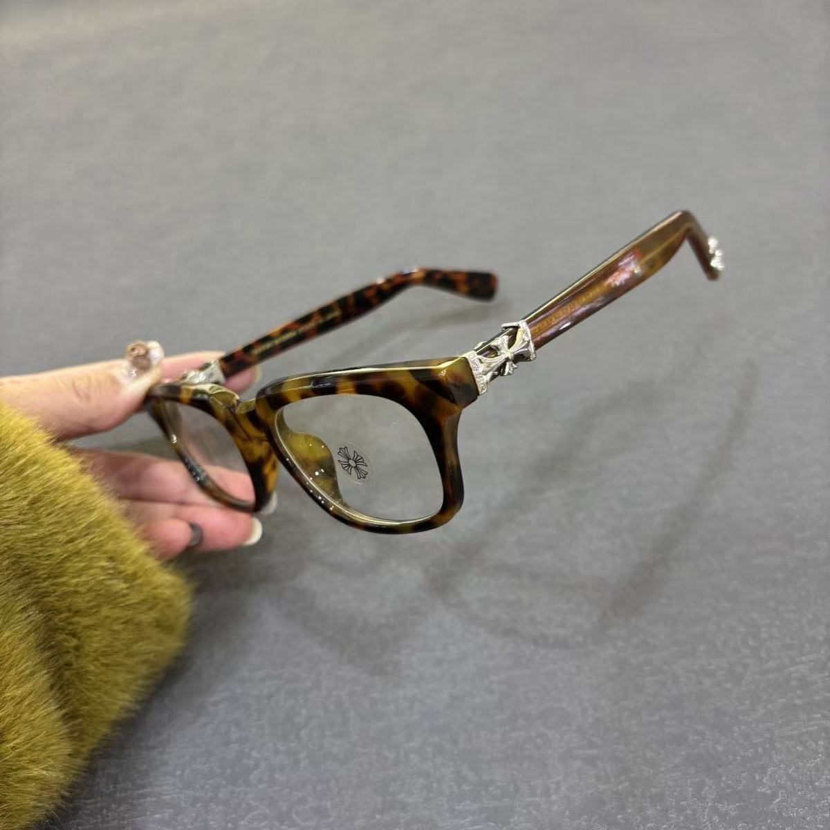 CH Iris Full-Rim Glasses