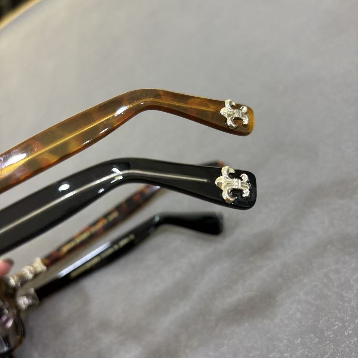 CH Iris Full-Rim Glasses