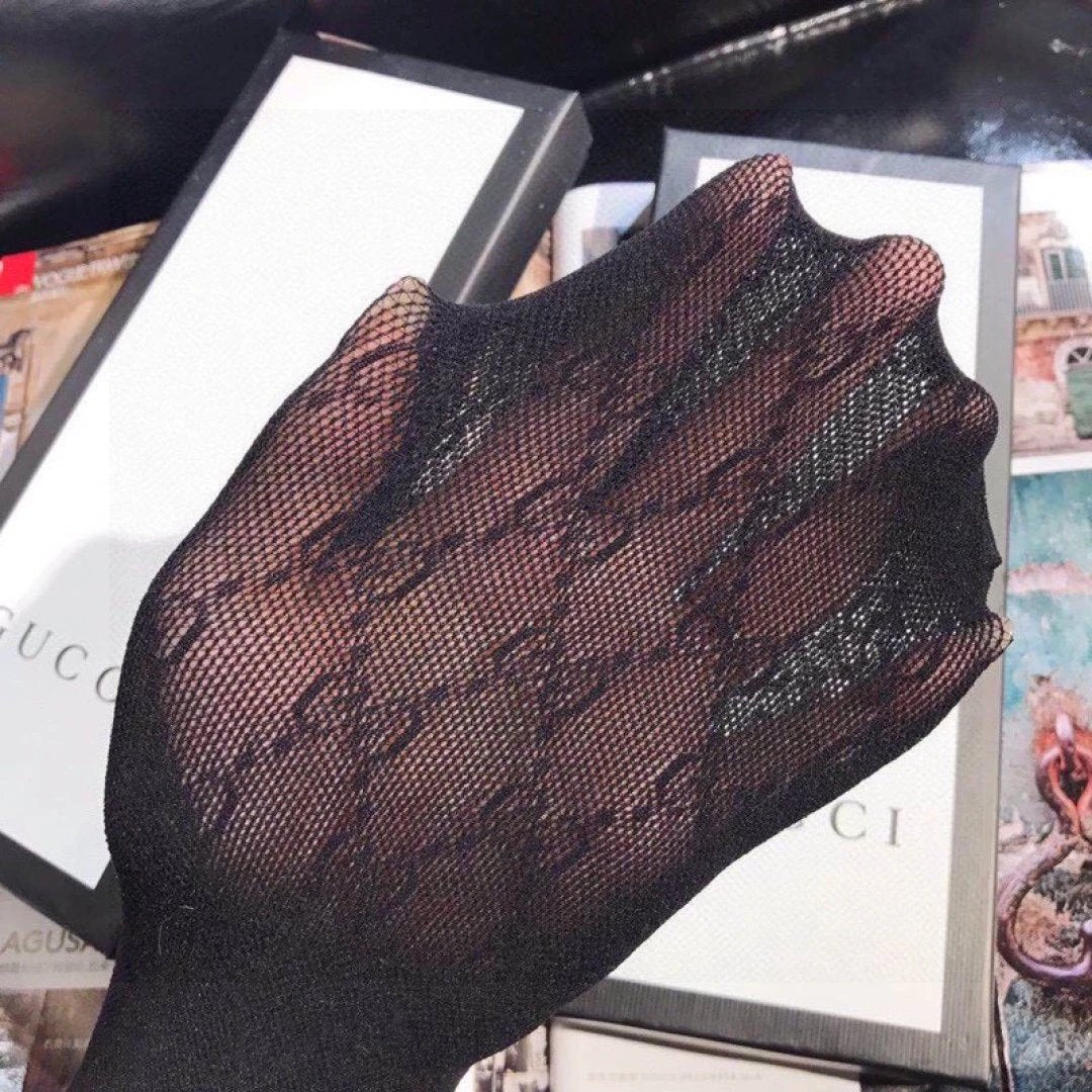 GG-fishnet tights