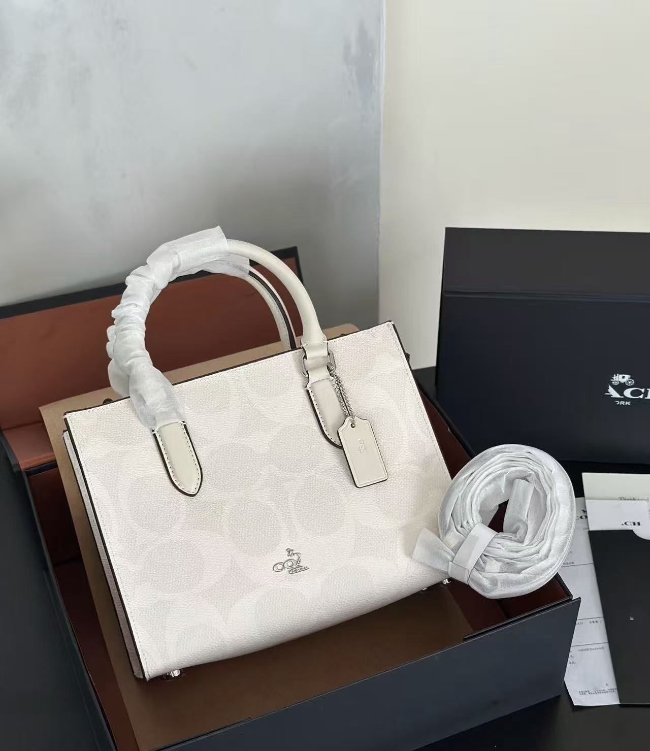Glacier White C Bag【TOP 】Gift Box Edition