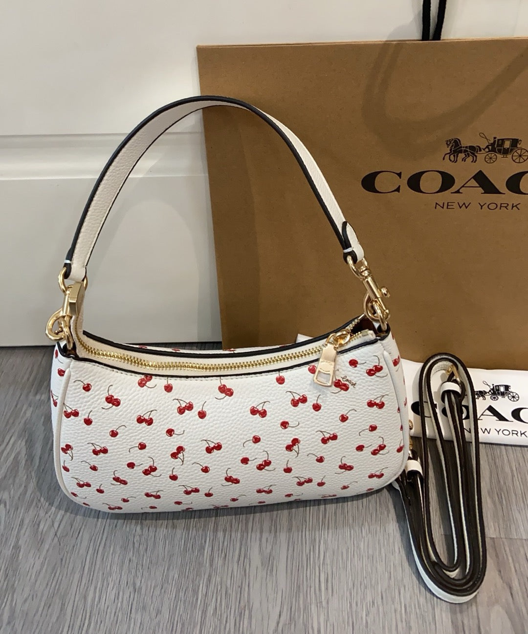 【Top】Cherry Teri V2 with box