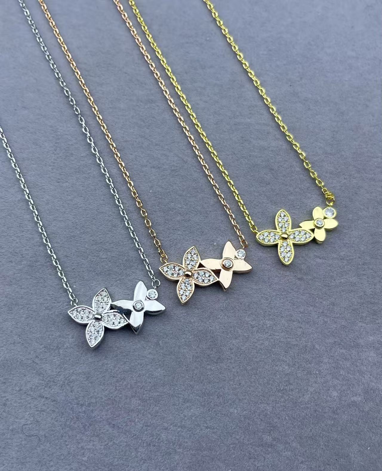 LOUIS* STAR BLOSSOM Necklace