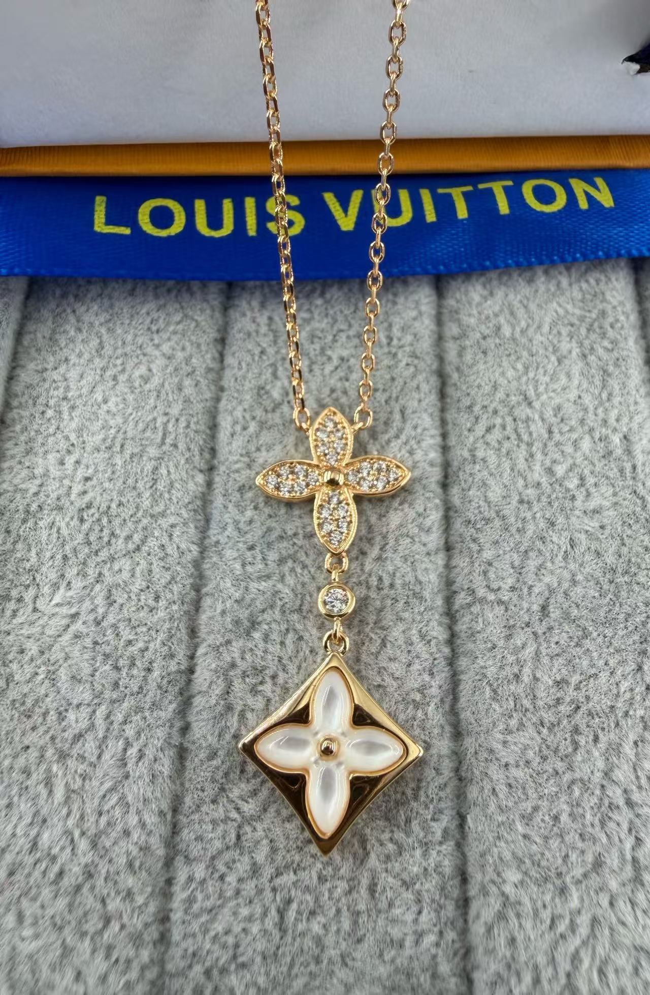 L&V Necklace