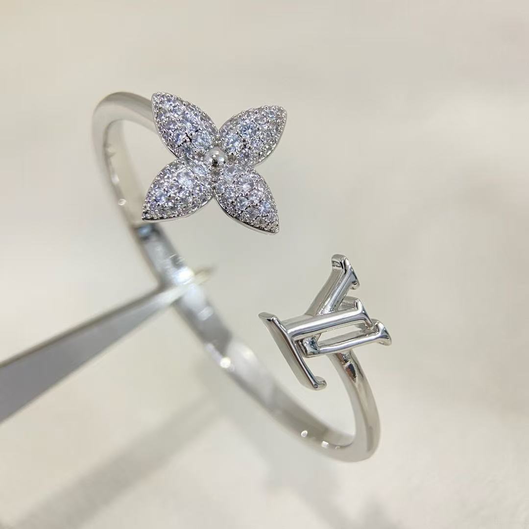 Louis*Classic Letter Star Monogram Bracelet