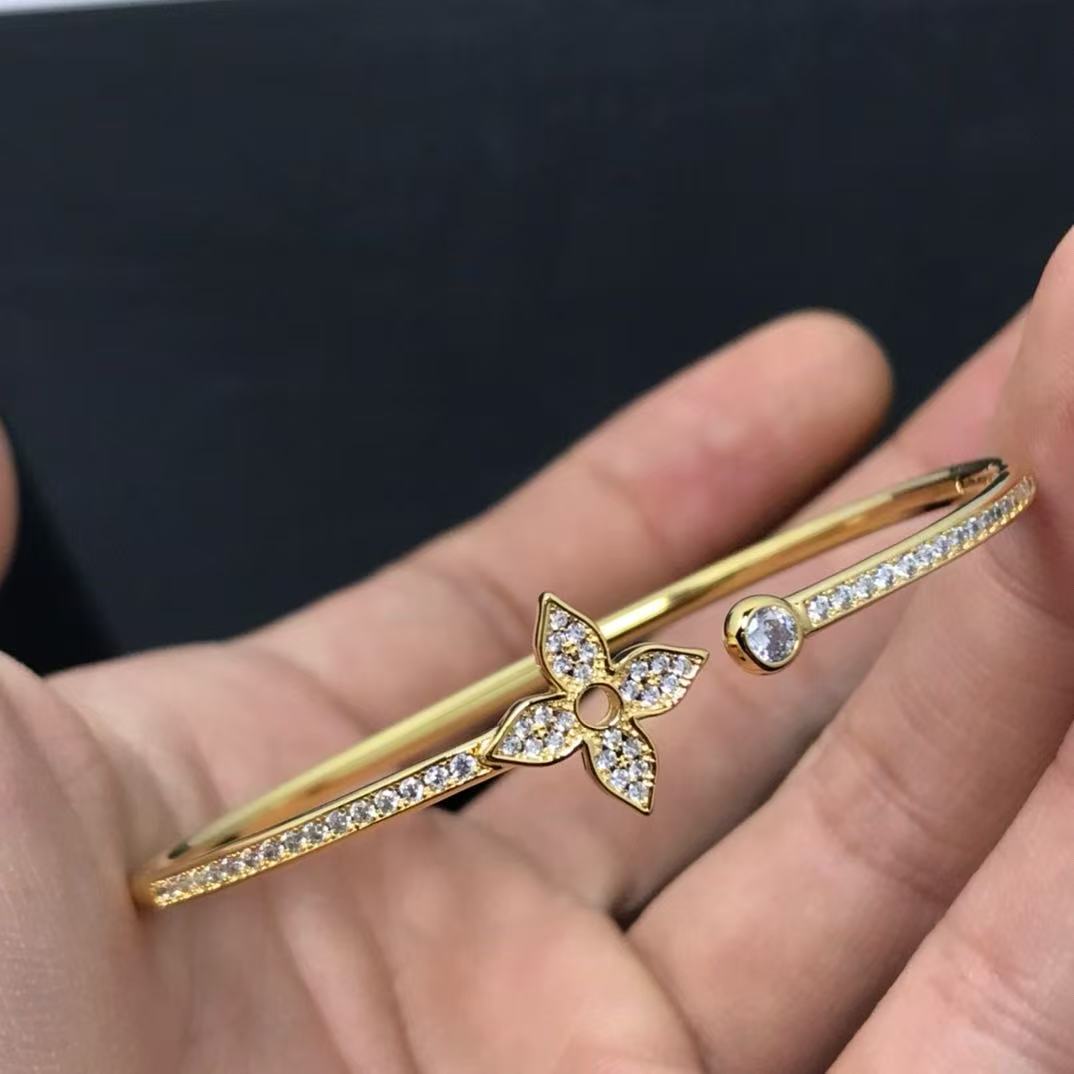 Louis *Idylle Blossom Twist 18K Diamond Bracelet