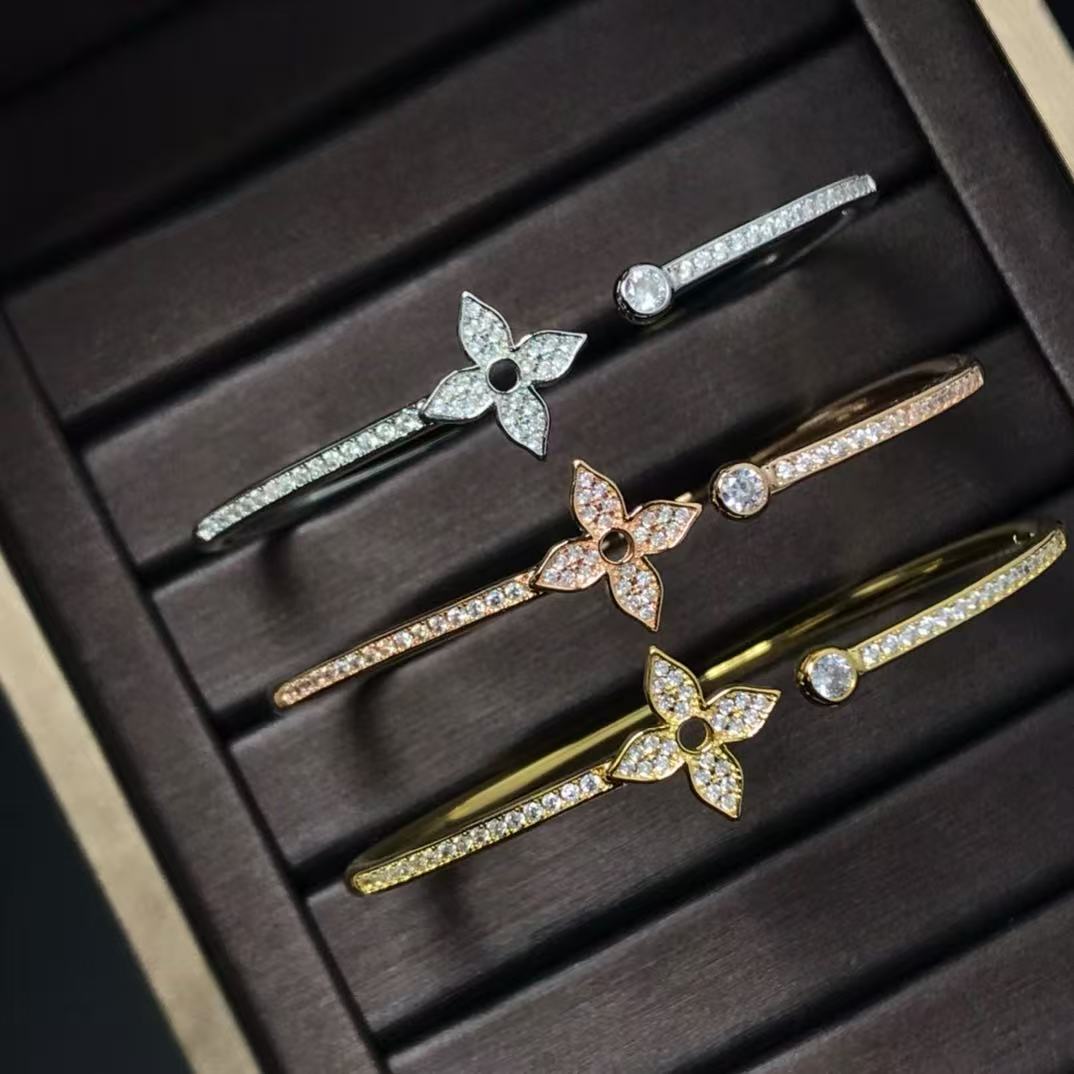 Louis *Idylle Blossom Twist 18K Diamond Bracelet