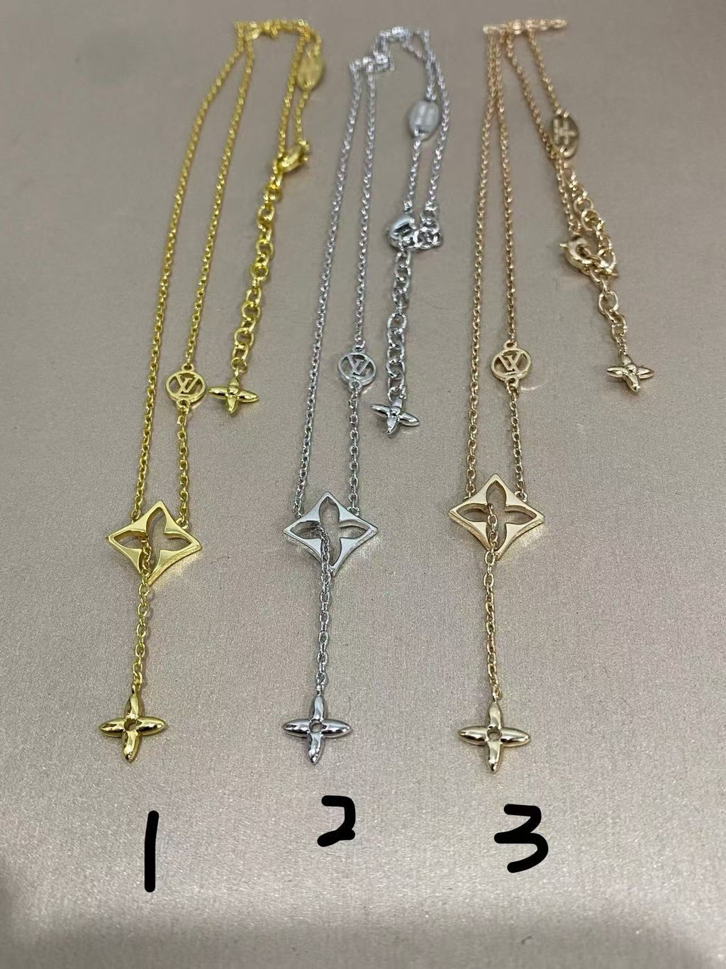 L&V Four-Leaf Necklace