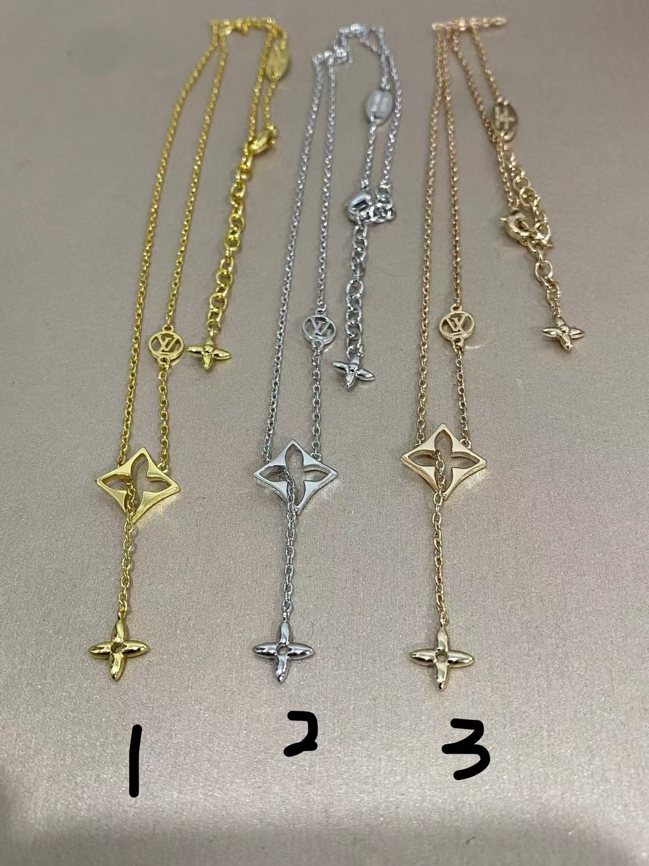 L&V Four-Leaf Necklace