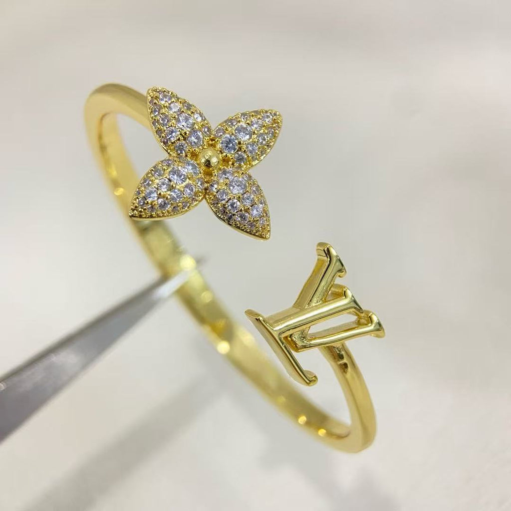 Louis*Classic Letter Star Monogram Bracelet