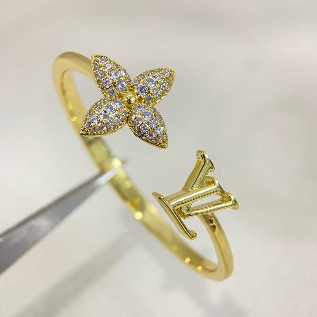 Louis*Classic Letter Star Monogram Bracelet